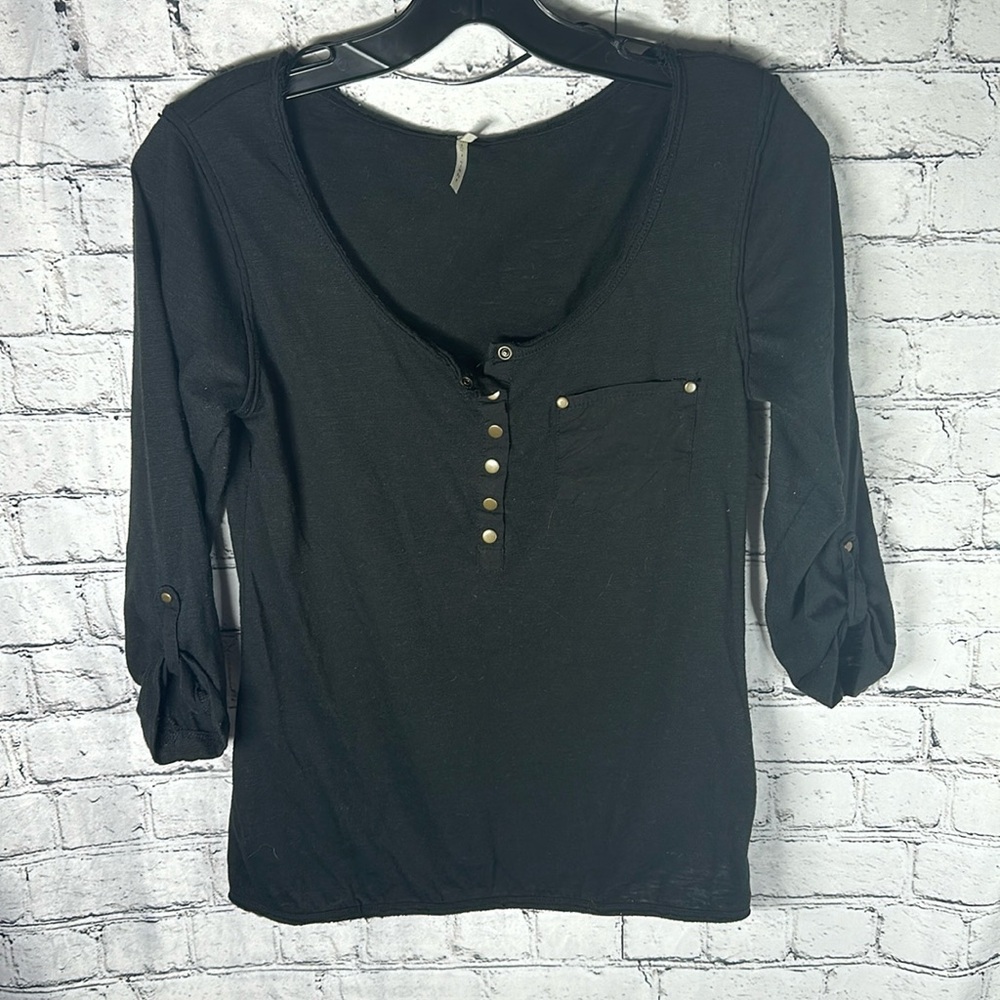 Nine 1 eight black half sleeve button front Women’s Small